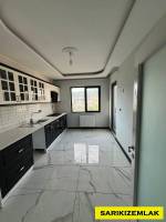 Edremit Kadıköy`de Geniş 2+1 Yeni Bina avm yakın hastaneye yakın ana yola yakın 